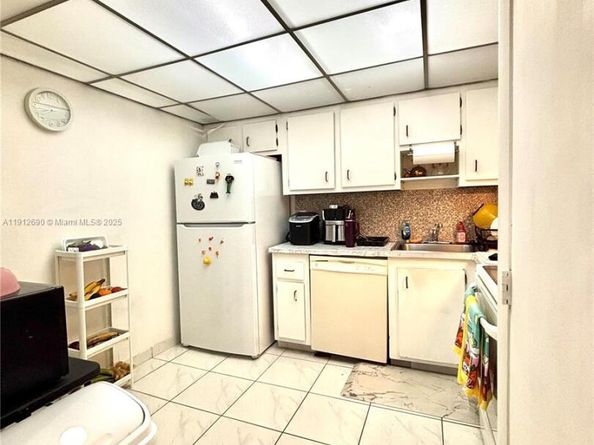 4160 Inverrary Dr 204, Lauderhill FL 33319