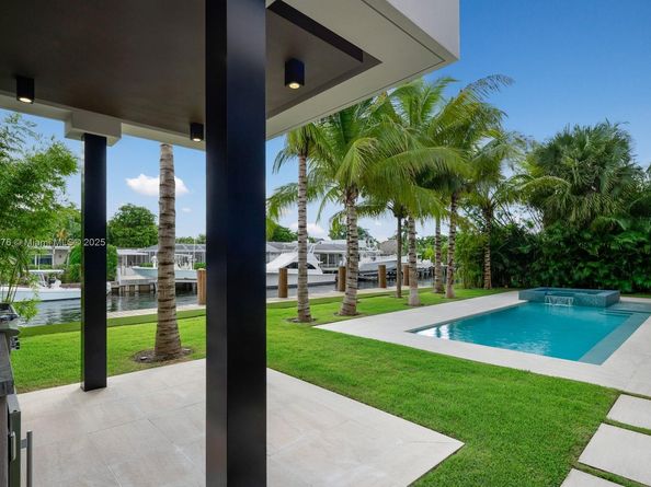 13225 Arch Creek Terr, North Miami FL 33181