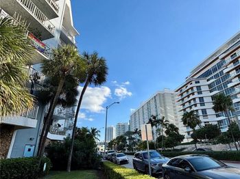 6801 Indian Creek Dr