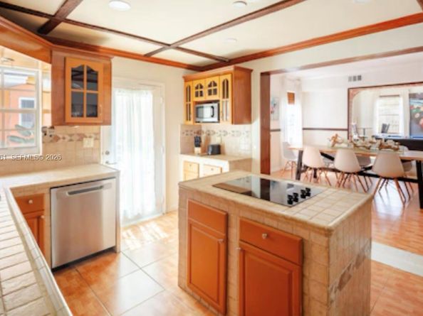 1545 NW 8th Ter, Miami FL 33125