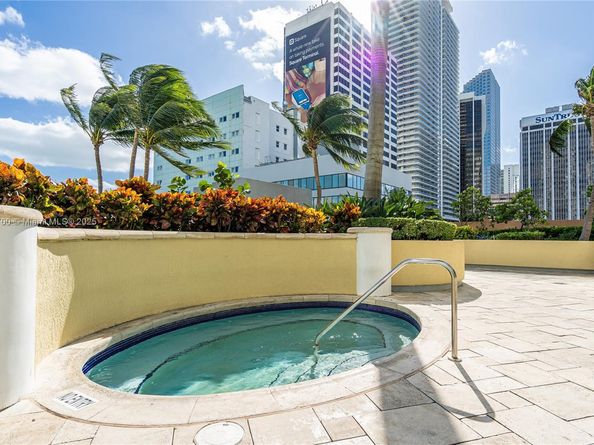 253 NE 2nd St 3902, Miami FL 33132