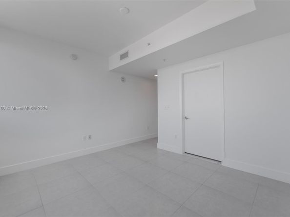 253 NE 2nd St 3902, Miami FL 33132