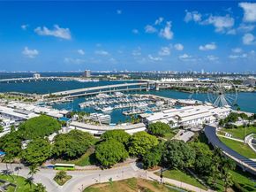 253 NE 2nd St 3902, Miami FL 33132