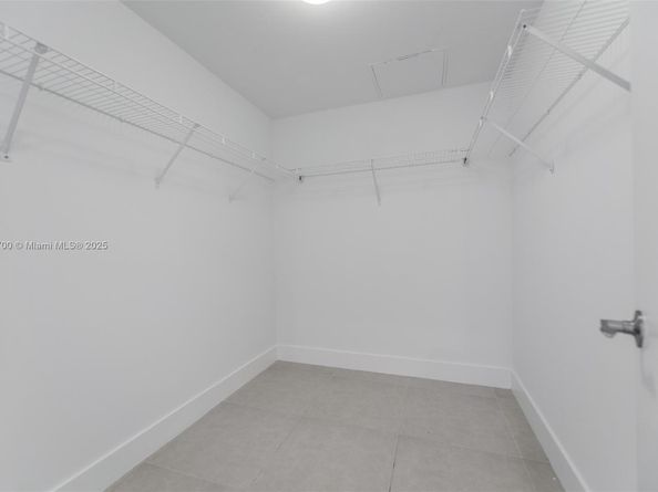 253 NE 2nd St 3902, Miami FL 33132