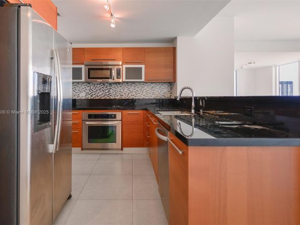 253 NE 2nd St 3902, Miami FL 33132