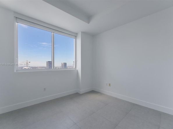 253 NE 2nd St 3902, Miami FL 33132