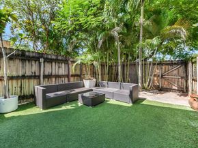 7877 SW 102nd Ln, Miami FL 33156