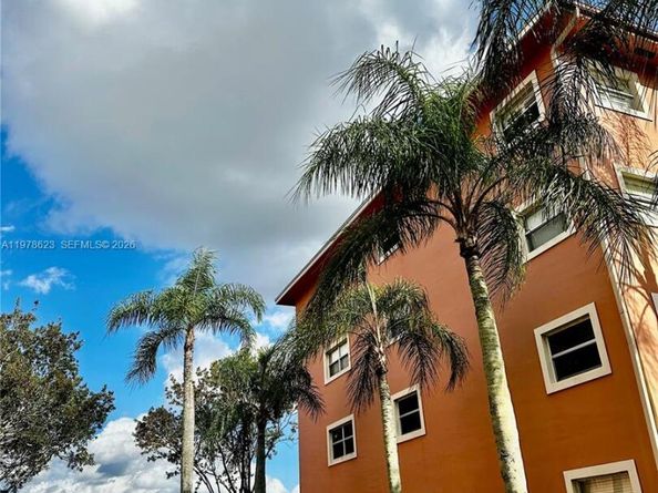 601 SW 141st Ave 101P, Pembroke Pines FL 33027