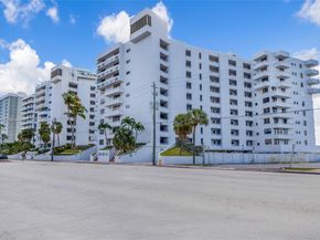 6830 Indian Creek Dr 1D, Miami Beach FL 33141