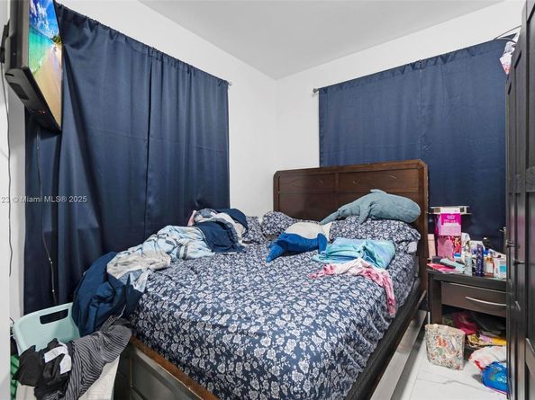 1131 SW 7th St, Miami FL 33130