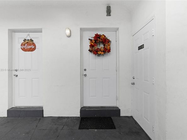 1131 SW 7th St, Miami FL 33130