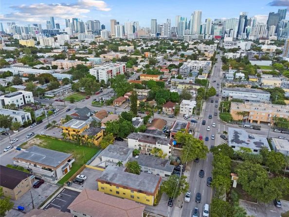 1131 SW 7th St, Miami FL 33130