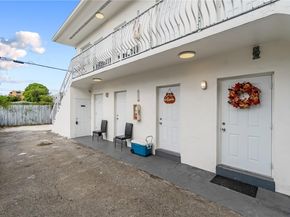 1131 SW 7th St, Miami FL 33130