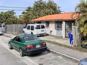 960 SW 13th Ct, Miami FL 33135