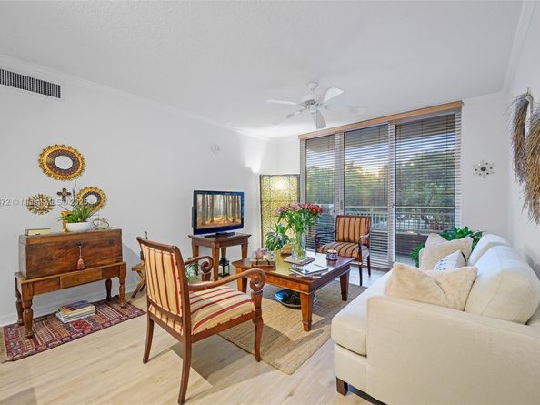 2665 SW 37th Ave 202, Miami FL 33133