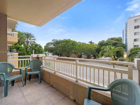 2665 SW 37th Ave 202, Miami FL 33133