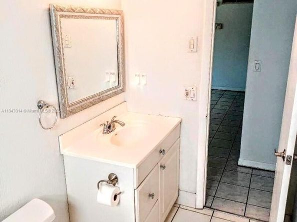 6930 NW 31 Ave ., Fort Lauderdale FL 33309
