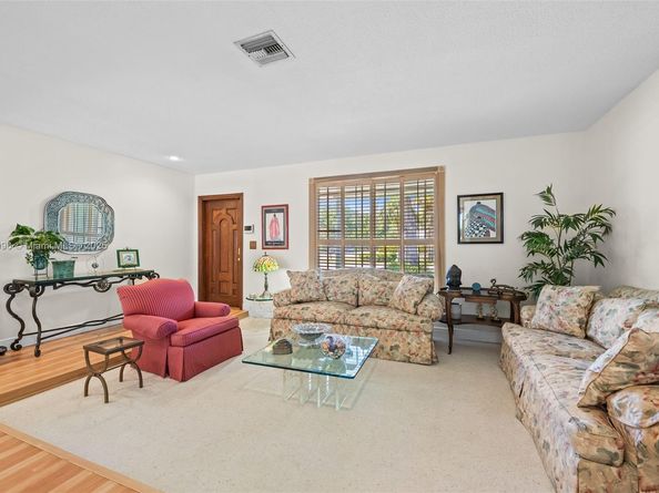 5414 W Park Rd, Hollywood FL 33021