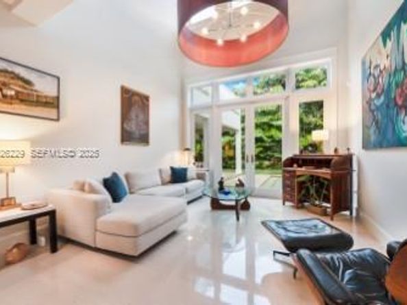 7821 SW 54th Ct, Miami FL 33143