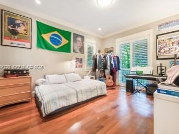 7821 SW 54th Ct, Miami FL 33143