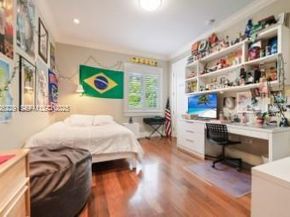 7821 SW 54th Ct, Miami FL 33143