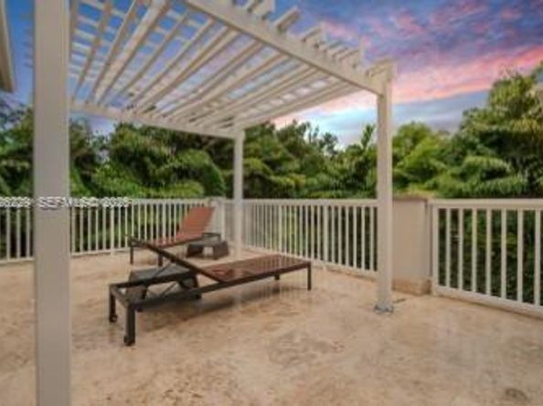 7821 SW 54th Ct, Miami FL 33143