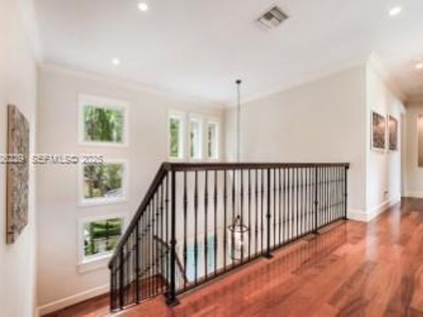 7821 SW 54th Ct, Miami FL 33143