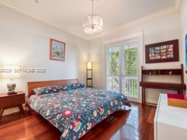 7821 SW 54th Ct, Miami FL 33143