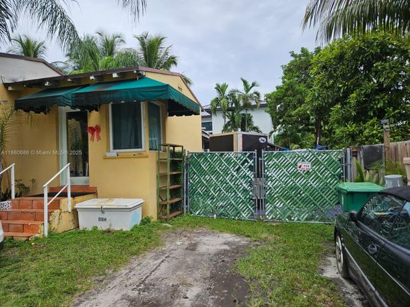 4021 SW 6th St, Miami FL 33134