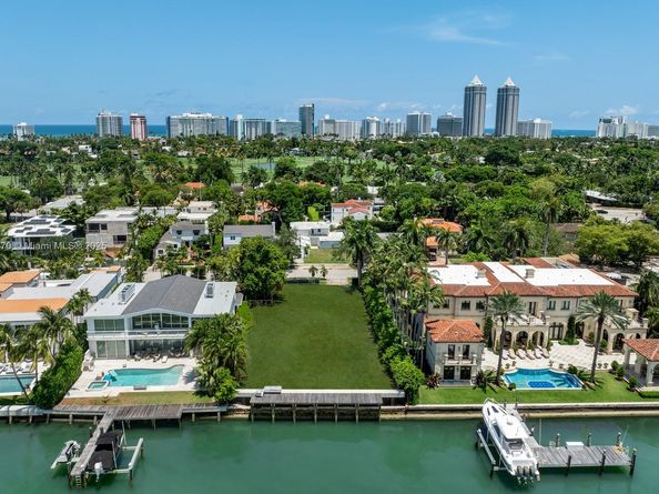 5226 N Bay Rd, Miami Beach FL 33140
