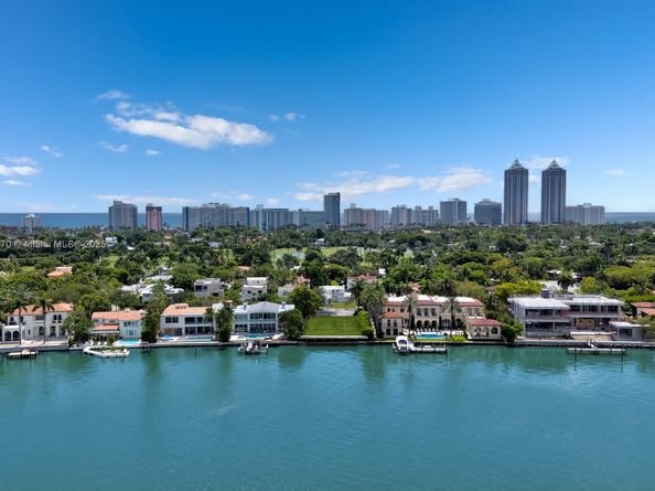 5226 N Bay Rd, Miami Beach FL 33140