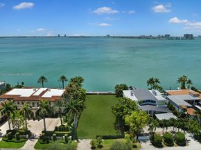 5226 N Bay Rd, Miami Beach FL 33140