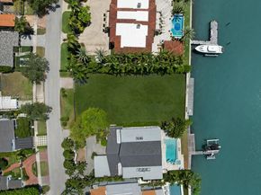 5226 N Bay Rd, Miami Beach FL 33140