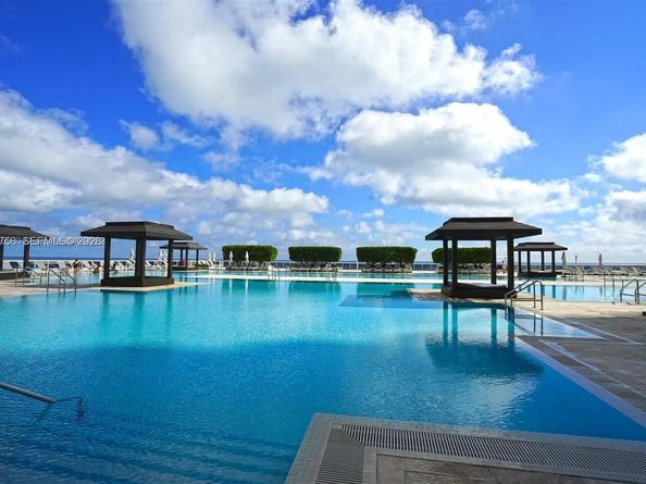 1800 S Ocean Dr 2406, Hallandale Beach FL 33009