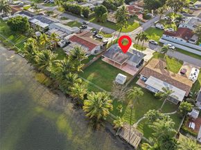 1301 NW 87th Way, Pembroke Pines FL 33024