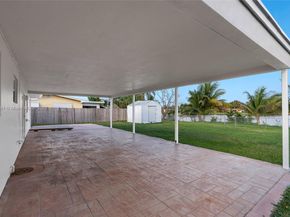 1301 NW 87th Way, Pembroke Pines FL 33024