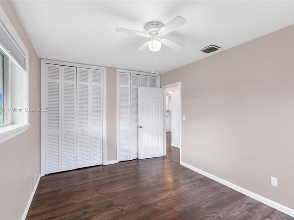 1301 NW 87th Way, Pembroke Pines FL 33024