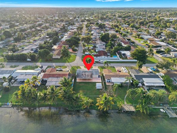 1301 NW 87th Way, Pembroke Pines FL 33024