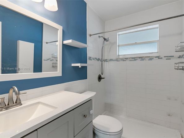 1301 NW 87th Way, Pembroke Pines FL 33024