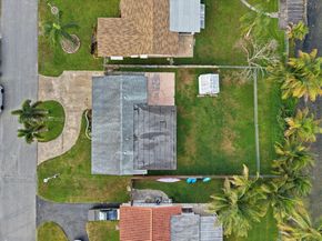 1301 NW 87th Way, Pembroke Pines FL 33024