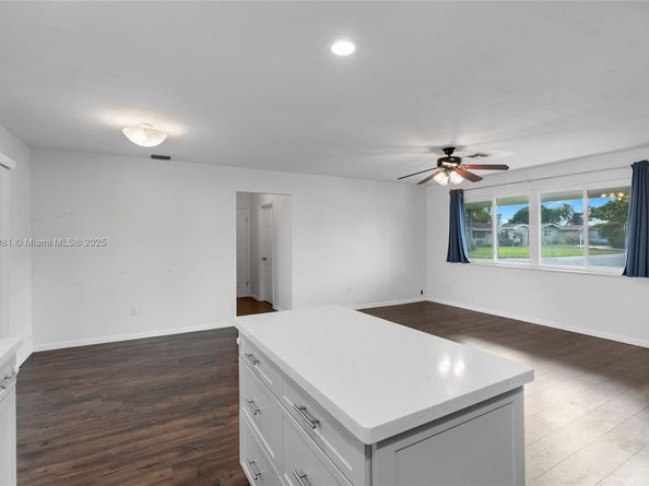 1301 NW 87th Way, Pembroke Pines FL 33024