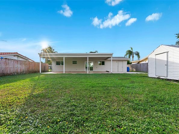 1301 NW 87th Way, Pembroke Pines FL 33024