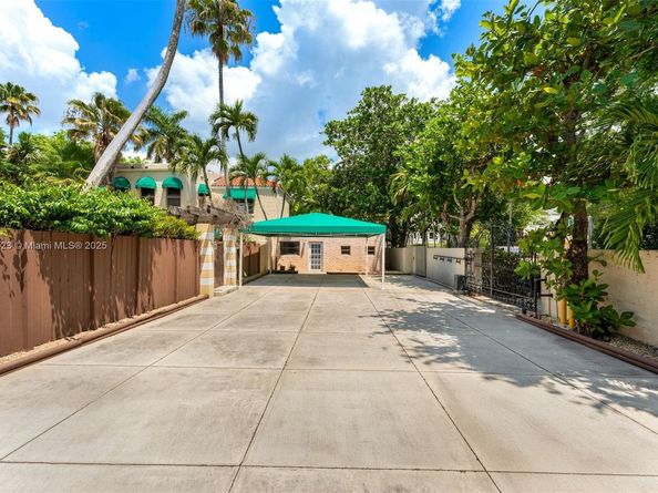 1870 S Bayshore Dr, Miami FL 33133