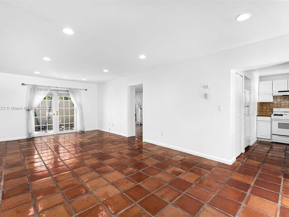 1870 S Bayshore Dr, Miami FL 33133