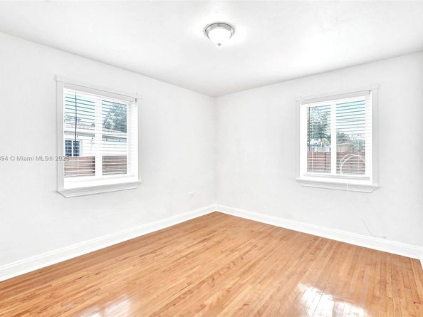 360 NW 132nd St, North Miami FL 33168