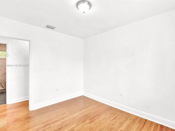 360 NW 132nd St, North Miami FL 33168