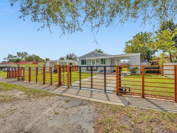 360 NW 132nd St, North Miami FL 33168