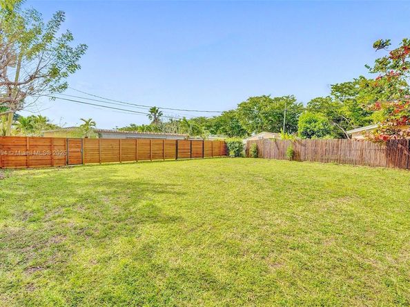 360 NW 132nd St, North Miami FL 33168