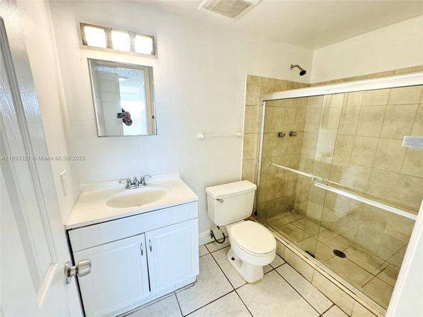 3710 NW 21st St 310, Lauderdale Lakes FL 33311