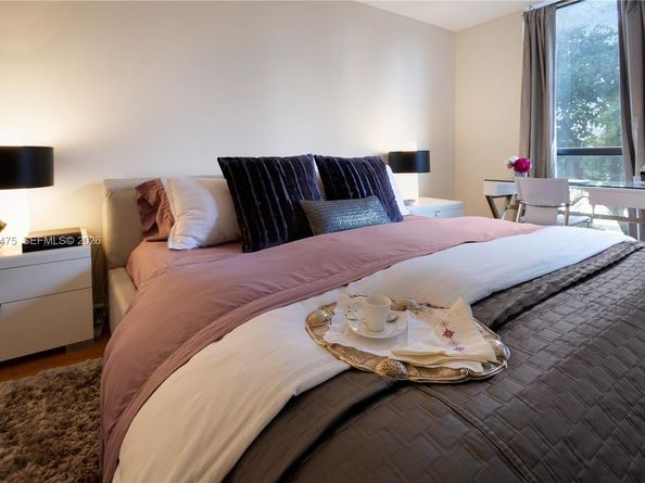 3640 Yacht Club Dr 304, Aventura FL 33180